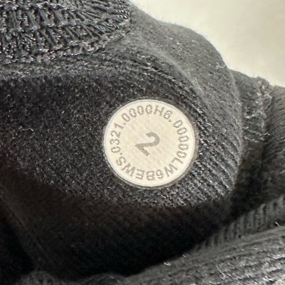 Lululemon Ready to Rulu Jogger Crop Black SZ 2 - Picture 7 of 8